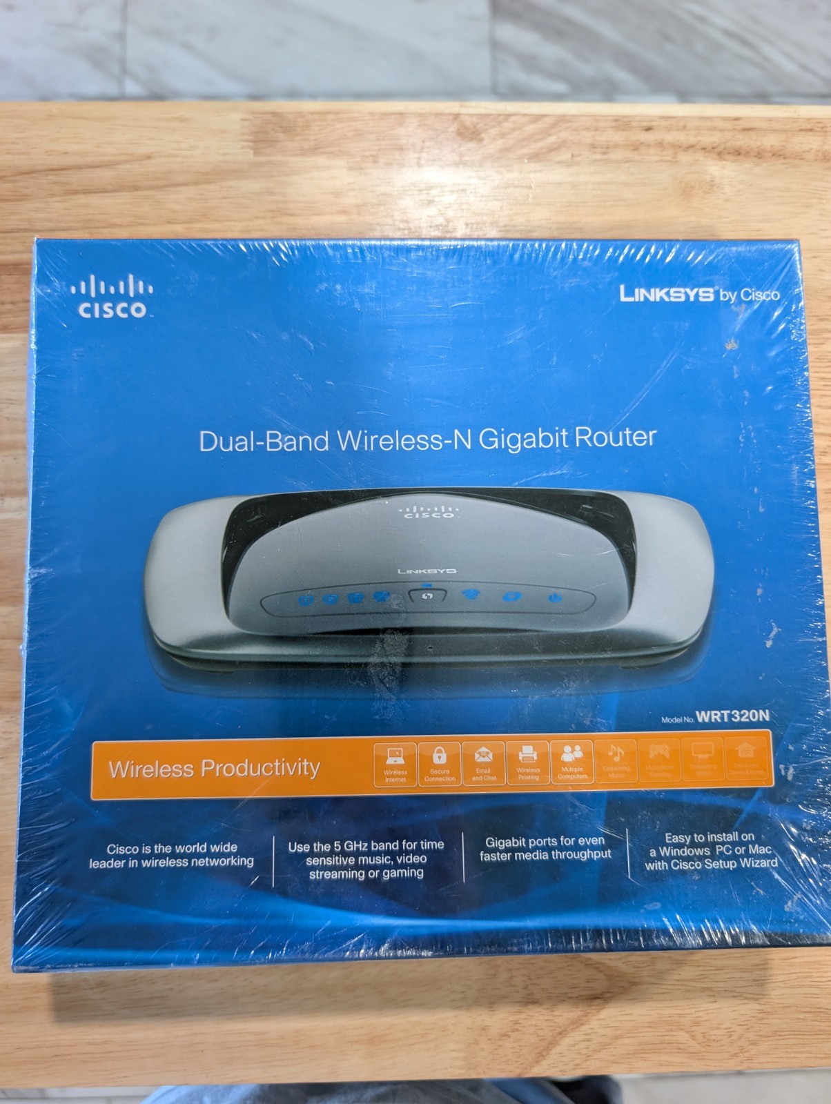Linksys WRT320N 24 Mbps 4-Port Gigabit Wireless N Router Sealed