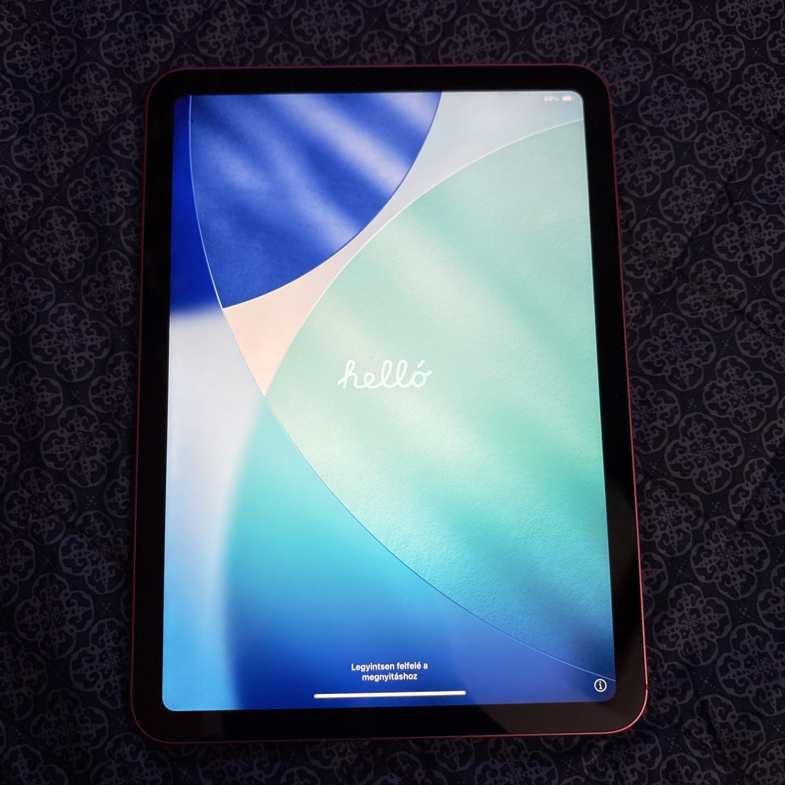 Pink Apple iPad 10th gen. WiFi + cellular