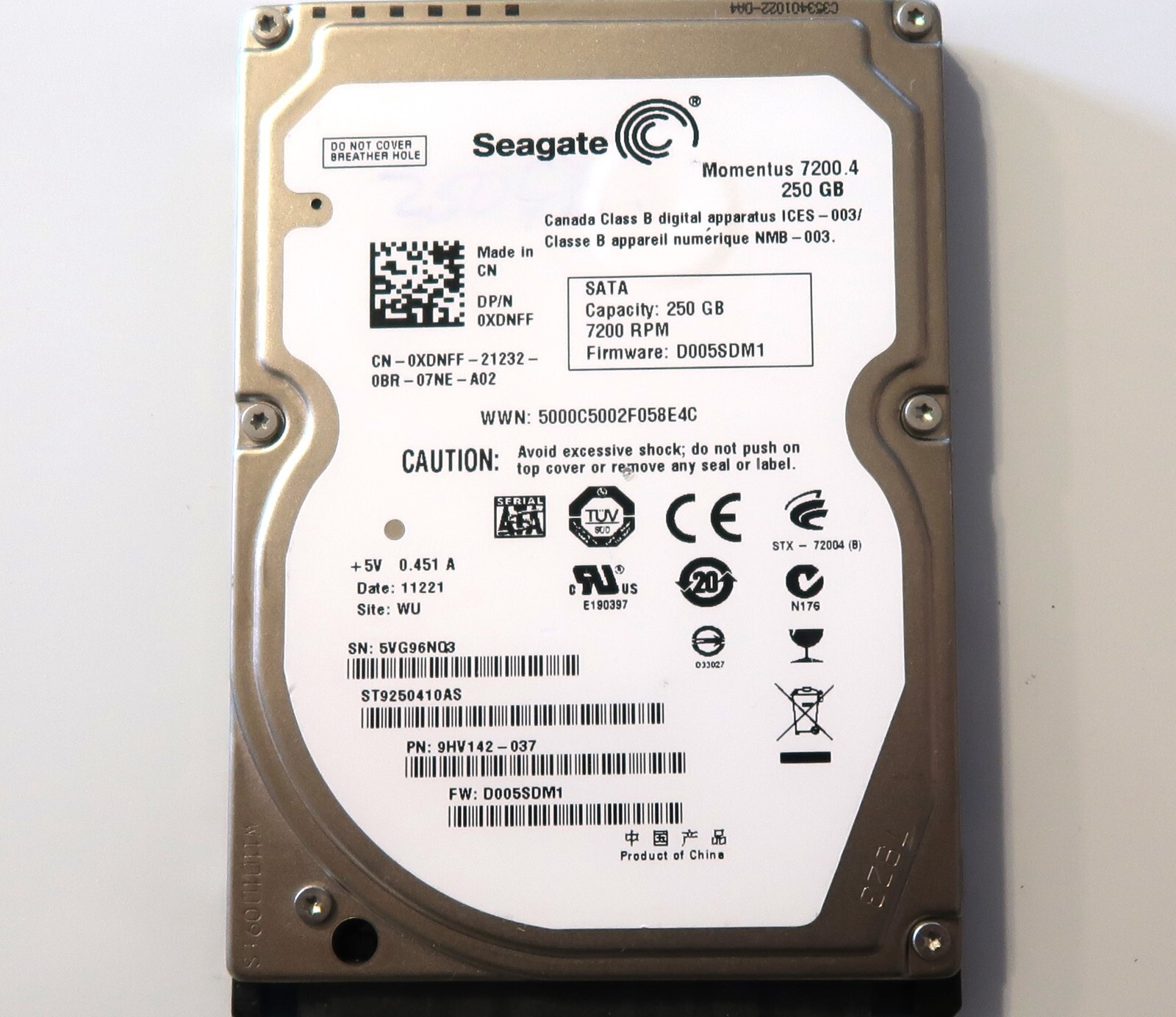 ST9250410AS PN:9HV142-037 FW:D005SDM1 (5VG) WU China 2.5" 250gb Sata 11/2010