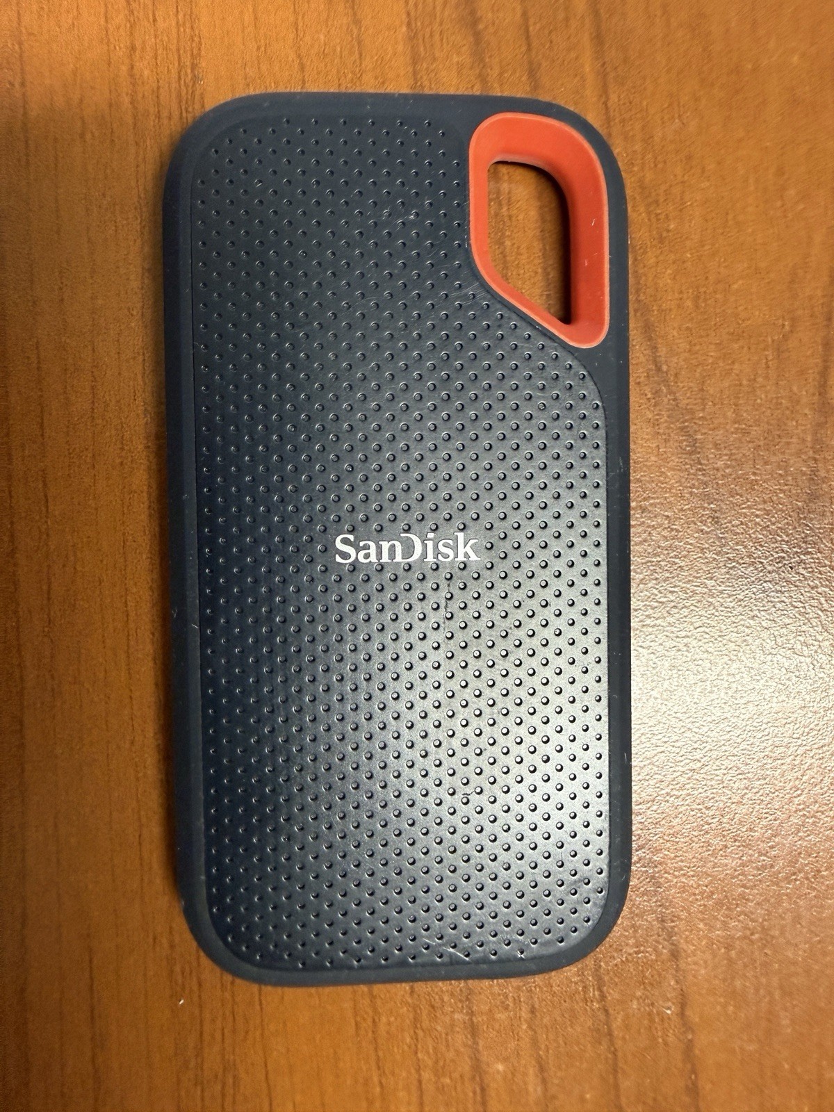 1TB SanDisk Extreme Portable SSD SDSSDE61-1T00-low Hours