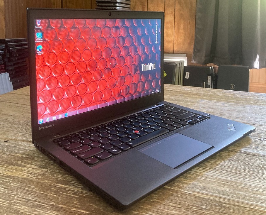 Ultra Thin 14.1" Lenovo T431s Laptop Windows 7 Pro i5 2ghz 8gb 250gb DVDRW