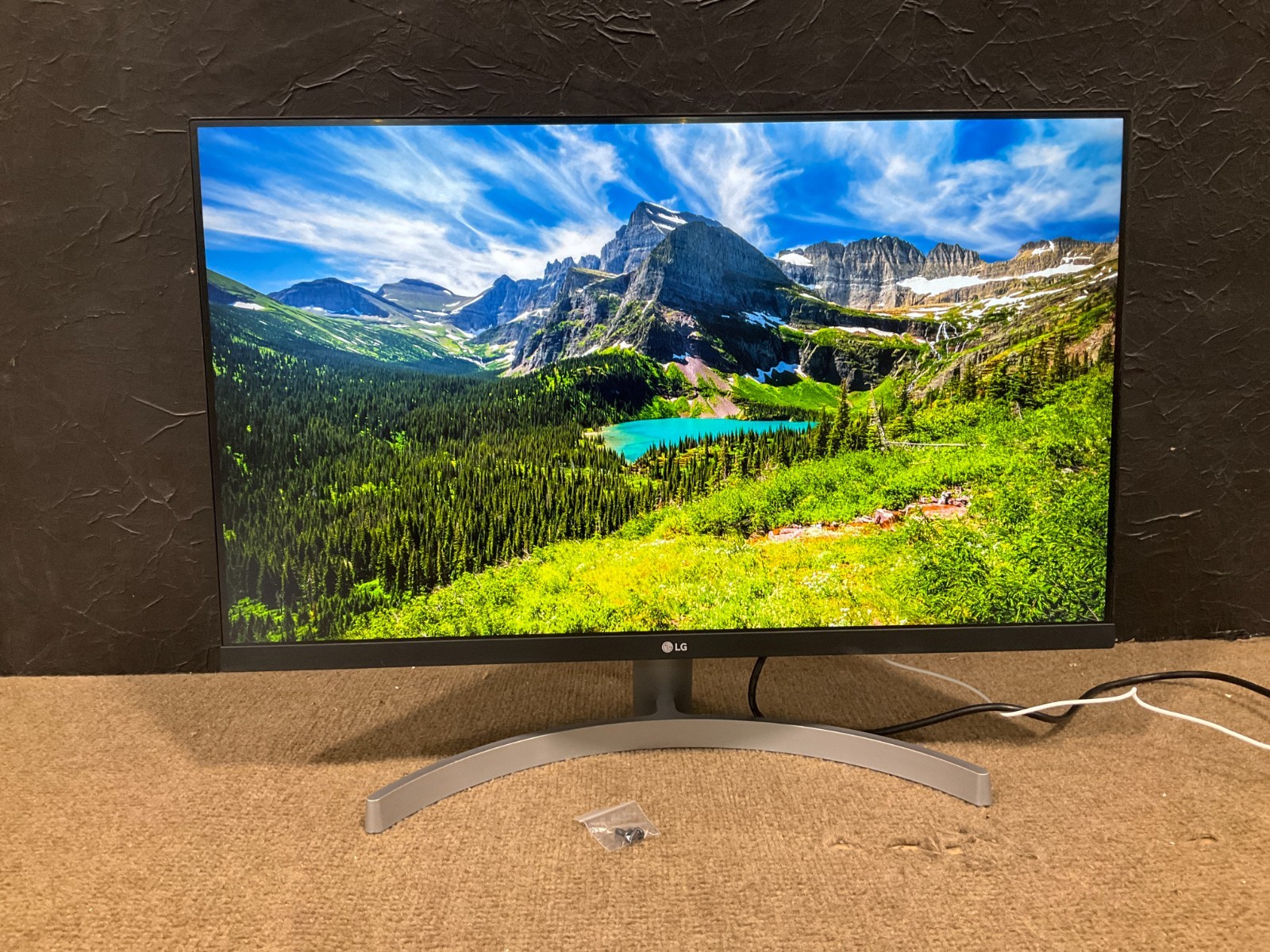 LG 27" LED LCD Monitor 1080p 27MN60T-W ✨❤️✨✨❤️✨ READ