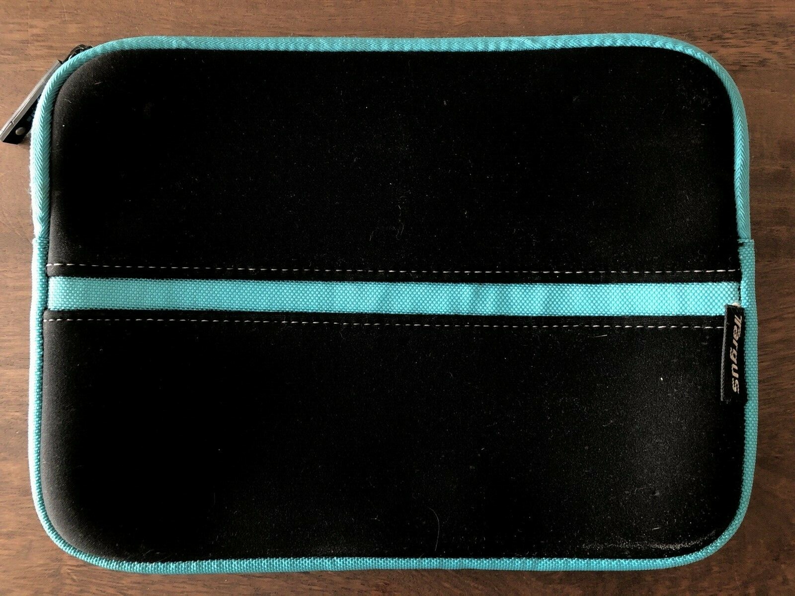 Targus 10.2" Slipskin Peel Netbook Case - 