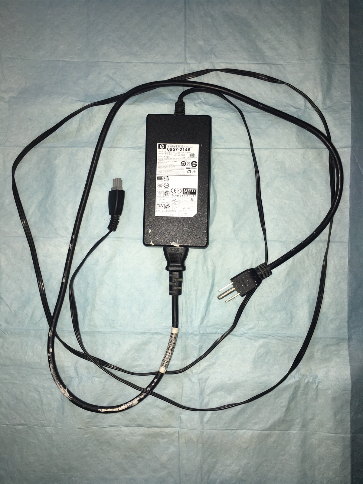HP AC POWER ADAPTER,0957-2146,ORIGINAL,9 FEET, USED, GOOD CONDITION, WORKING,.