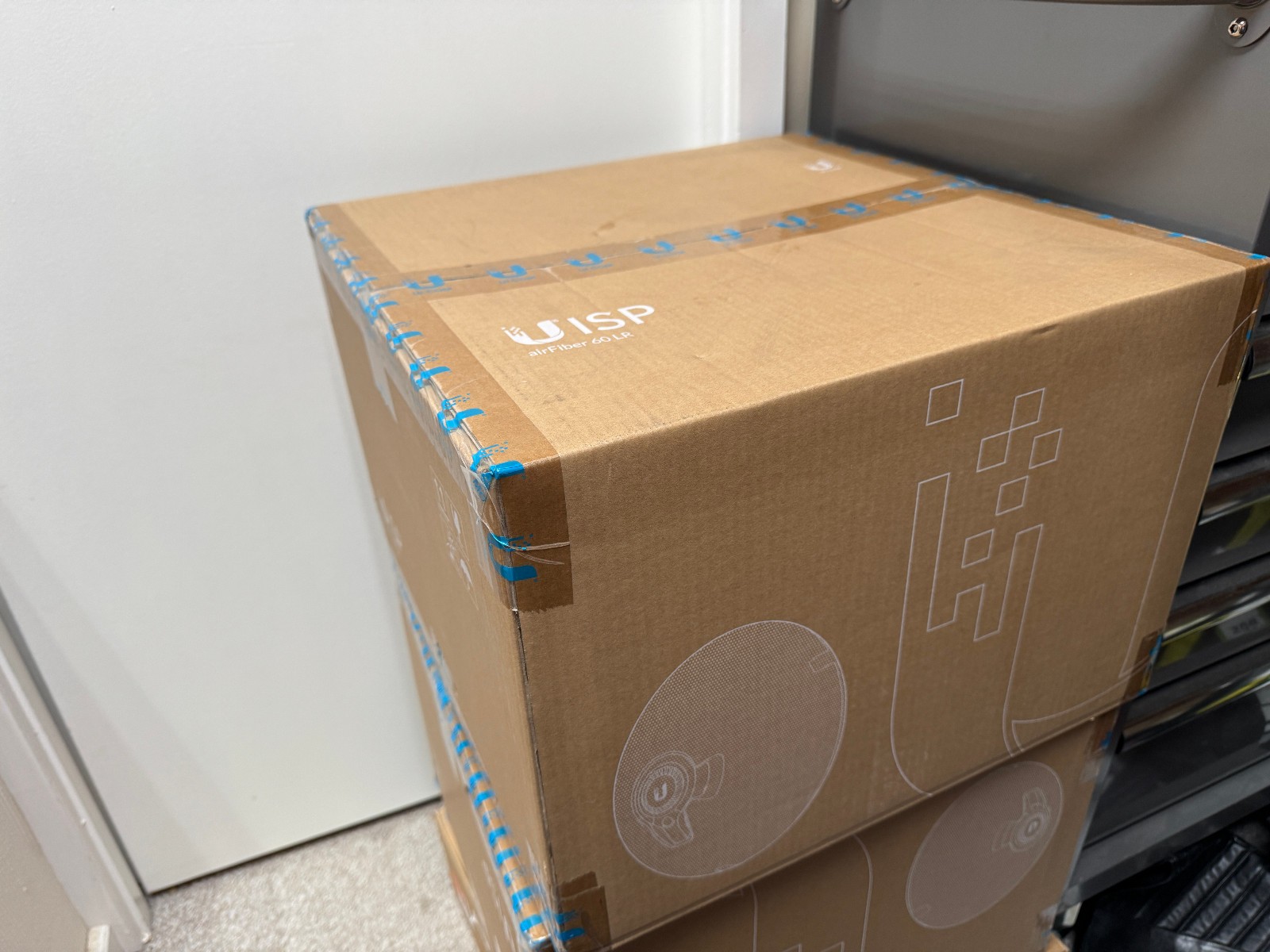 Ubiquiti AF60-LR-US airFiber 60 GHz Long Range Radio 7.5 Mile 60 GHz 43 dBi GPS