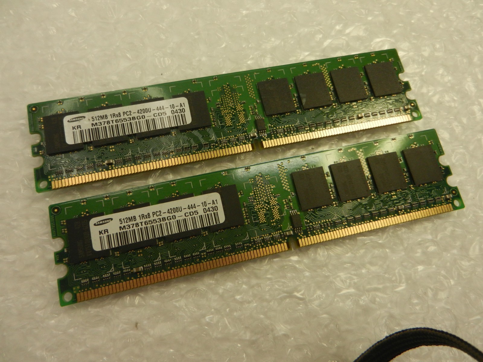 1GB Samsung 2X 512MB 1RX8 PC2-3200U RAM MEMORY M378T6553BG0-CD5 DDR2 Memory