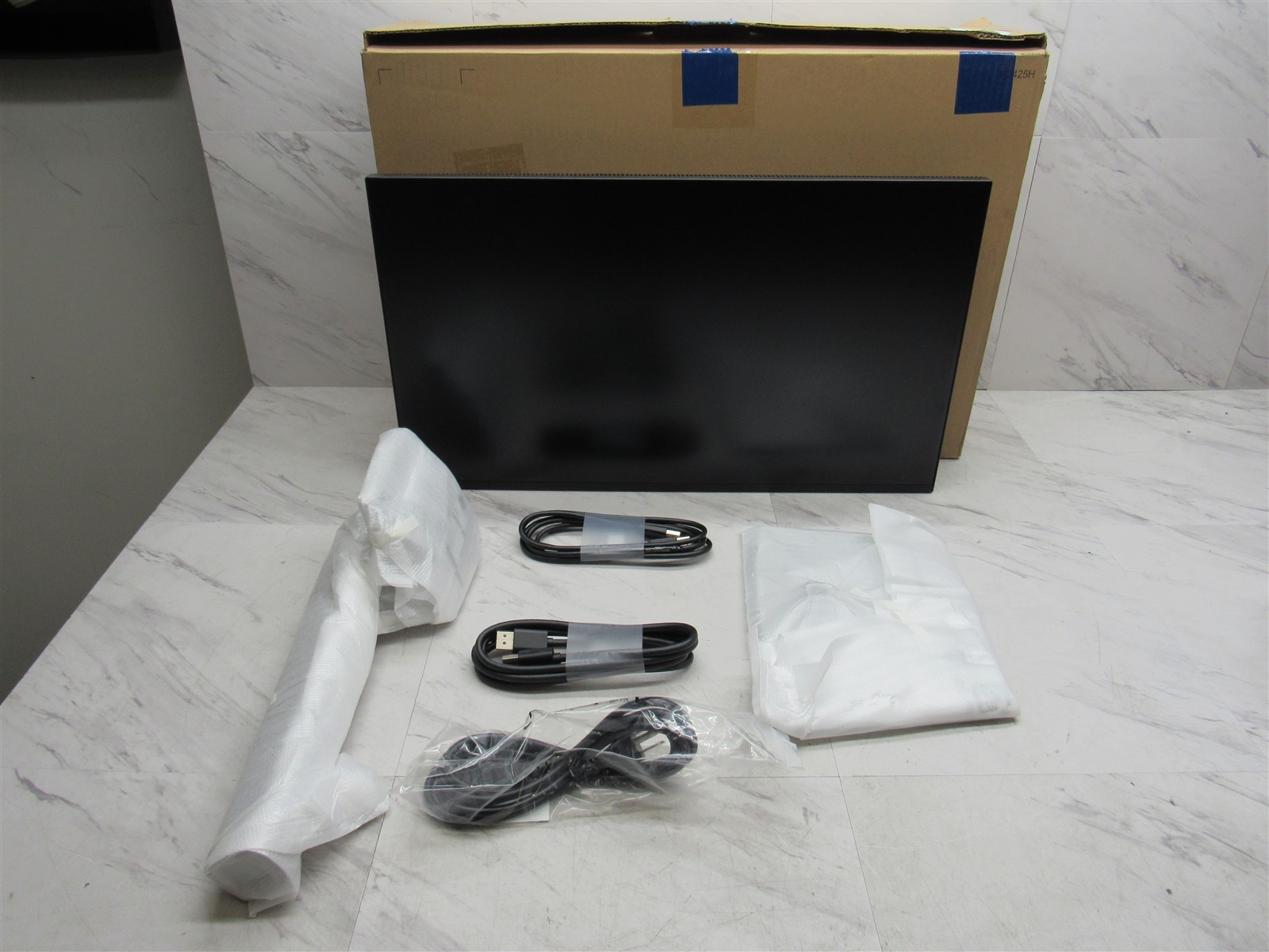 Dell Pro 24 Plus Monitor 23.8" FHD 1080p HDMI & DP ISP P2425H With Stand