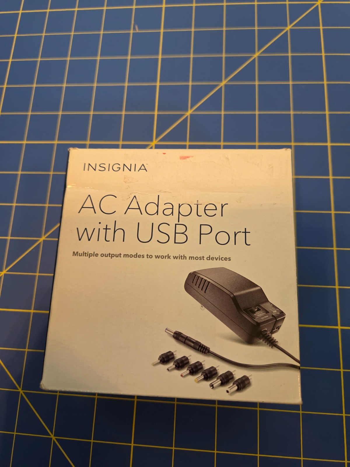Insignia Universal AC Adapter with USB port (NS-AC1200-C)