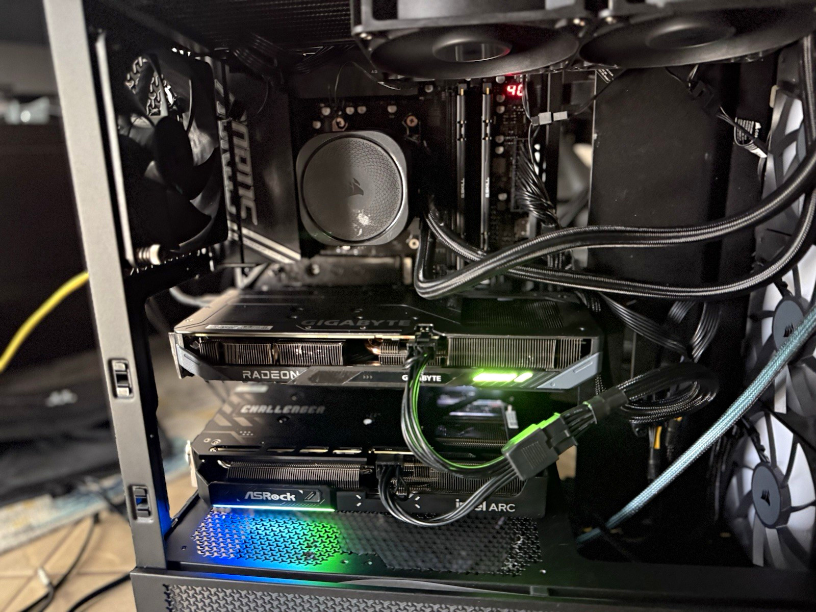 Gaming AI PC Ryzen 7 7700X RX 9060 XT 16GB + Arc B570 32GB DDR5 2TB SSD WiFi 7