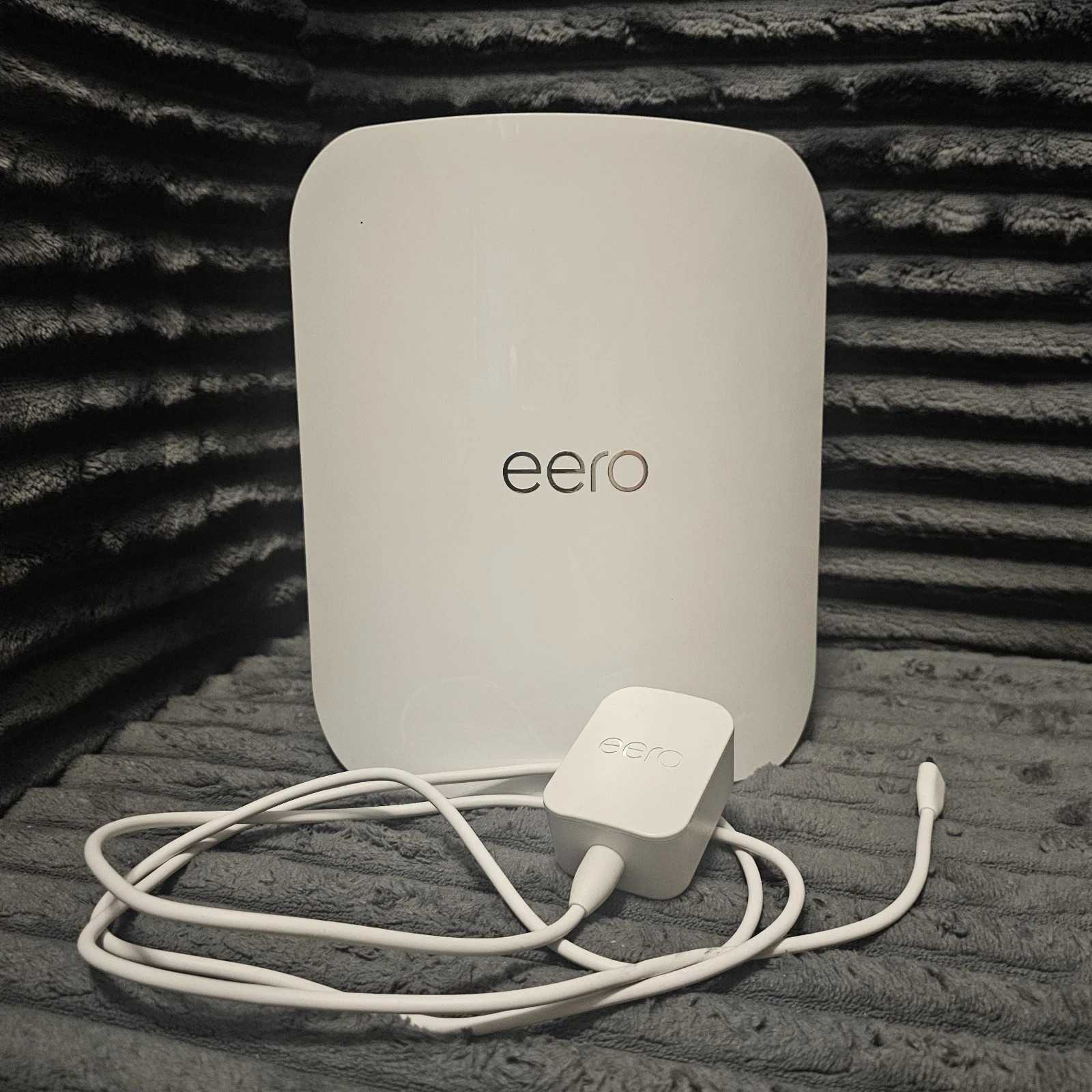 Amazon EERO Max 7 Tri-Band Wi-Fi 7 Mesh Router - V010001