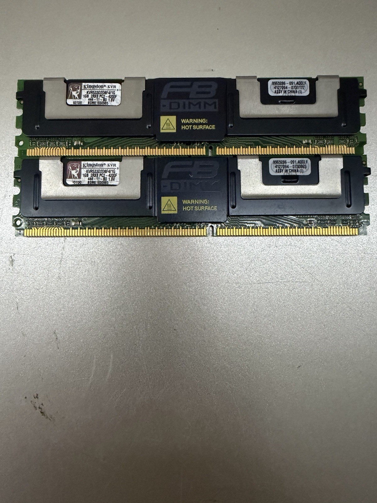 Kingston KVR533d2d8f4/1G ( 2 memory sticks)