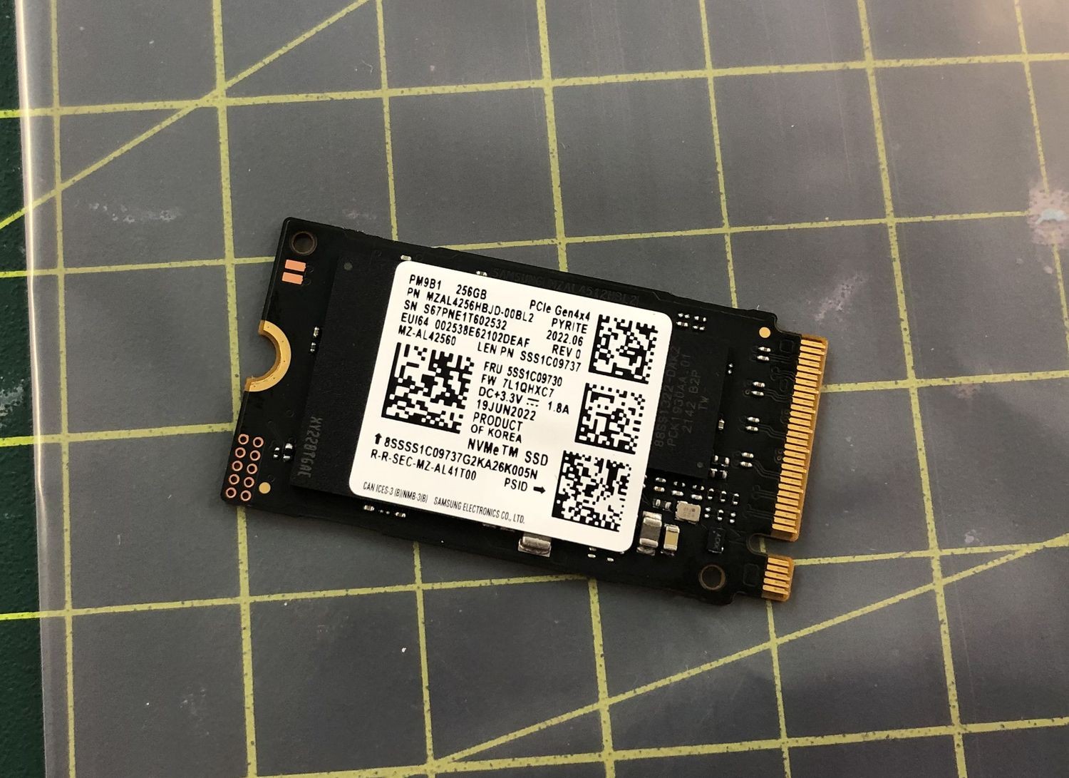 Samsung PM9B1 256GB SSD NVMe PCIe 4.0 Gen4 x4 MZ-AL42560 MZAL4256HBJD-00BL2