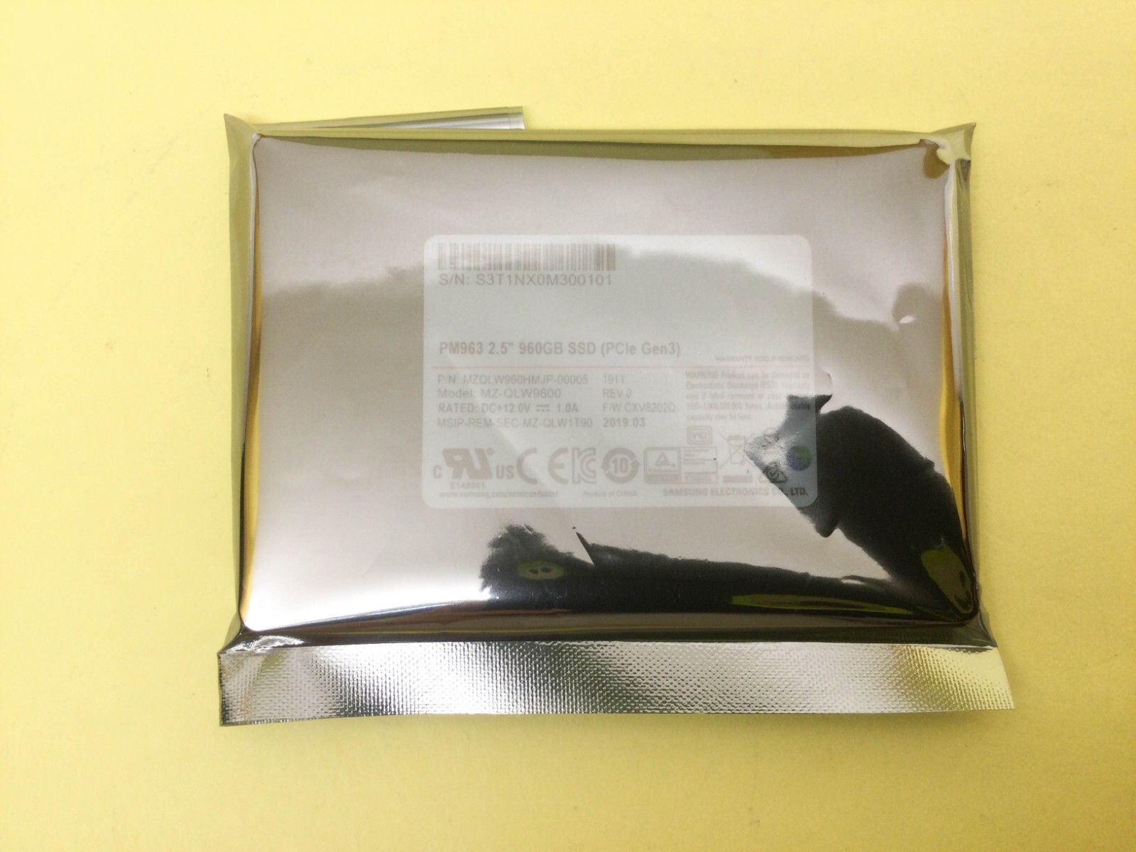 MZ-QLW9600 Samsung PM963 960GB PCIe Gen3 NVMe 2.5" SSD MZQLW960HMJP NEW