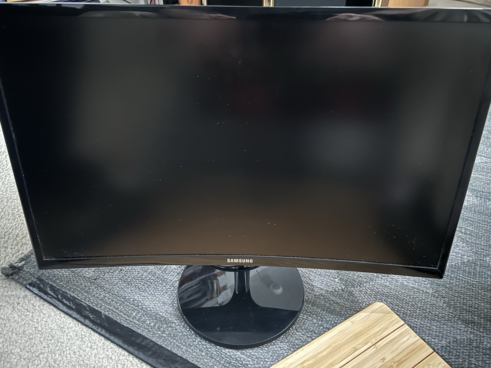 Samsung 23 Inch Color Display Monitor With Hdmi Hook Up Model : C24F390FHN ￼