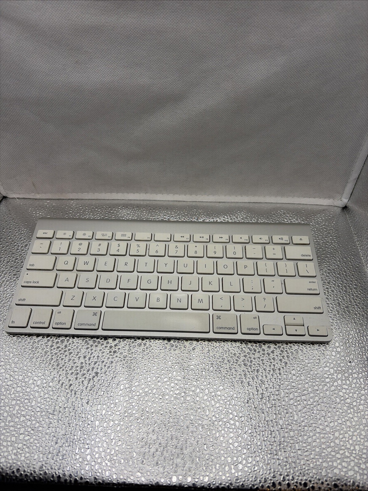 Genuine Apple Magic Keyboard A1314 Wireless Bluetooth Keyboard Gen 1