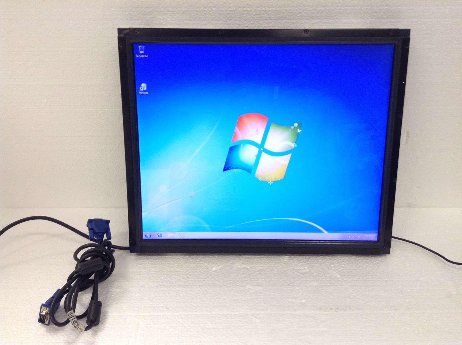 Elo TouchSystems ET1937L 19" Touchscreen Monitor VGA RS232 USB No Ac Adapter