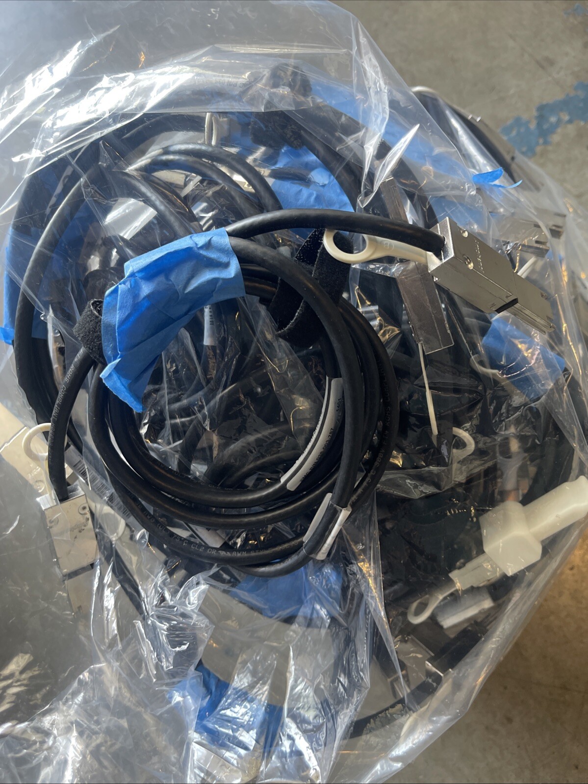 EMC Amphenol Molex 2 meter/ 6 feet Mini SAS SFF-8088