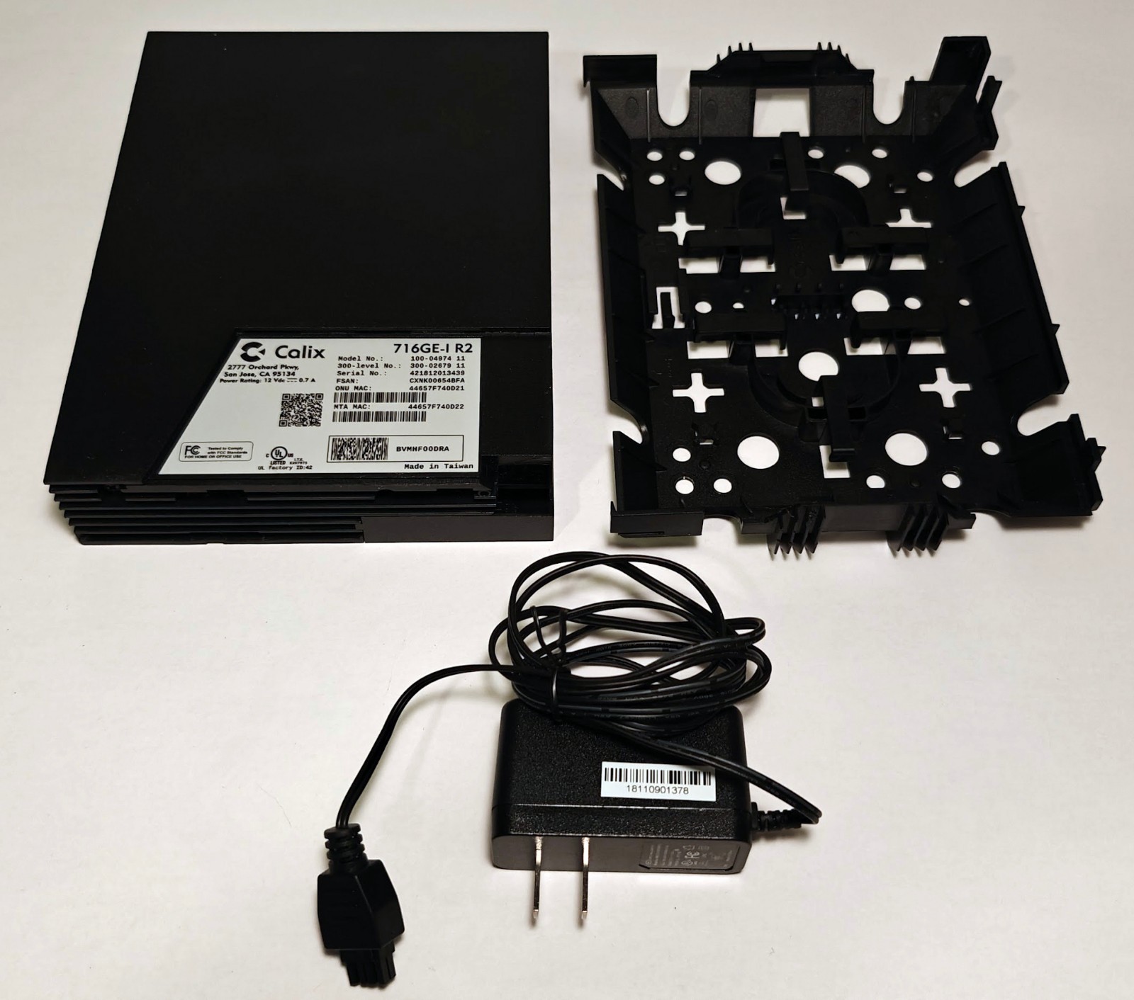 CALIX 716GE-I R2 100-04974 11 FIBER OPTICAL NETWORK TERMINAL w/4 ETHERNET PORTS