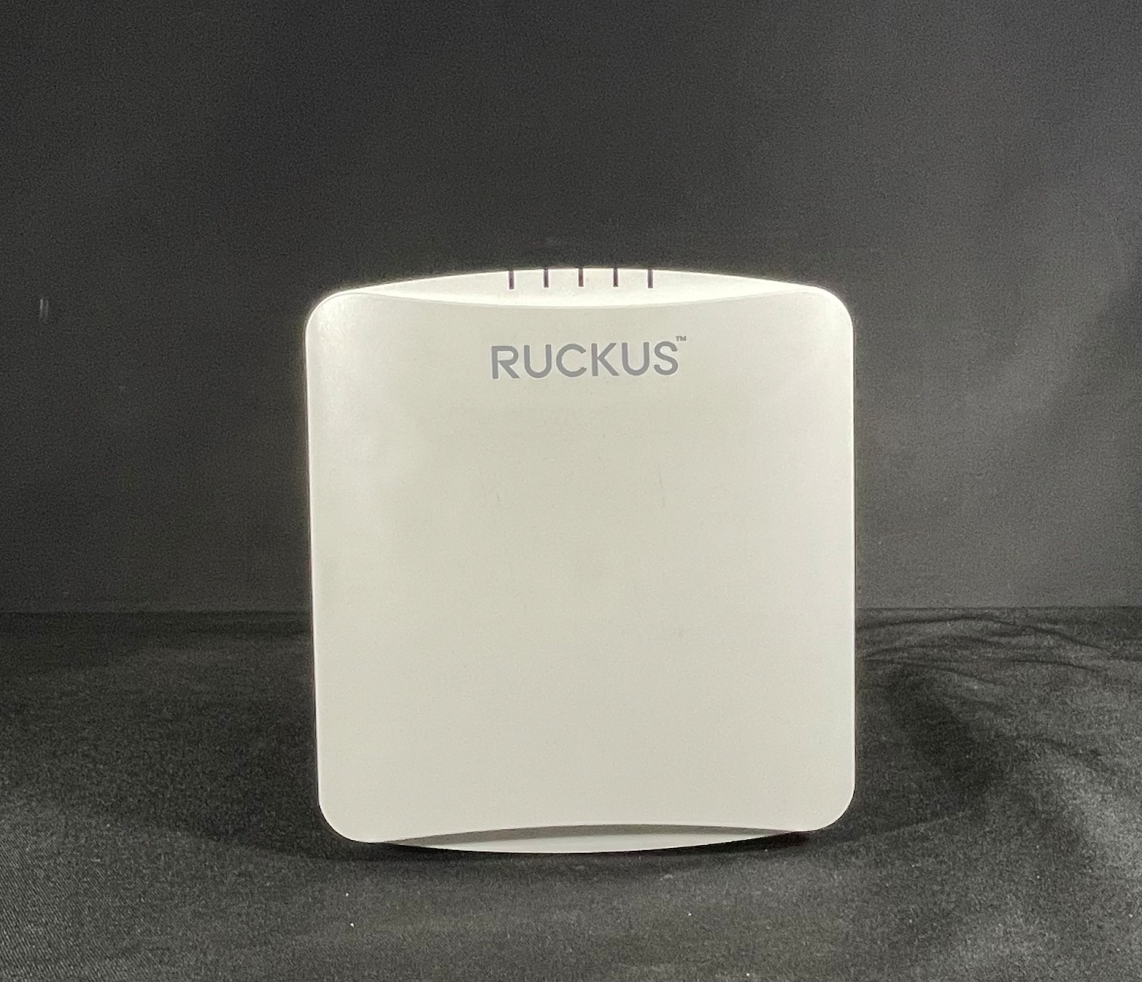 Ruckus 9U1-R550-US00 Unleashed R550 Wi-Fi 6 2.5GbE Wireless Access Point