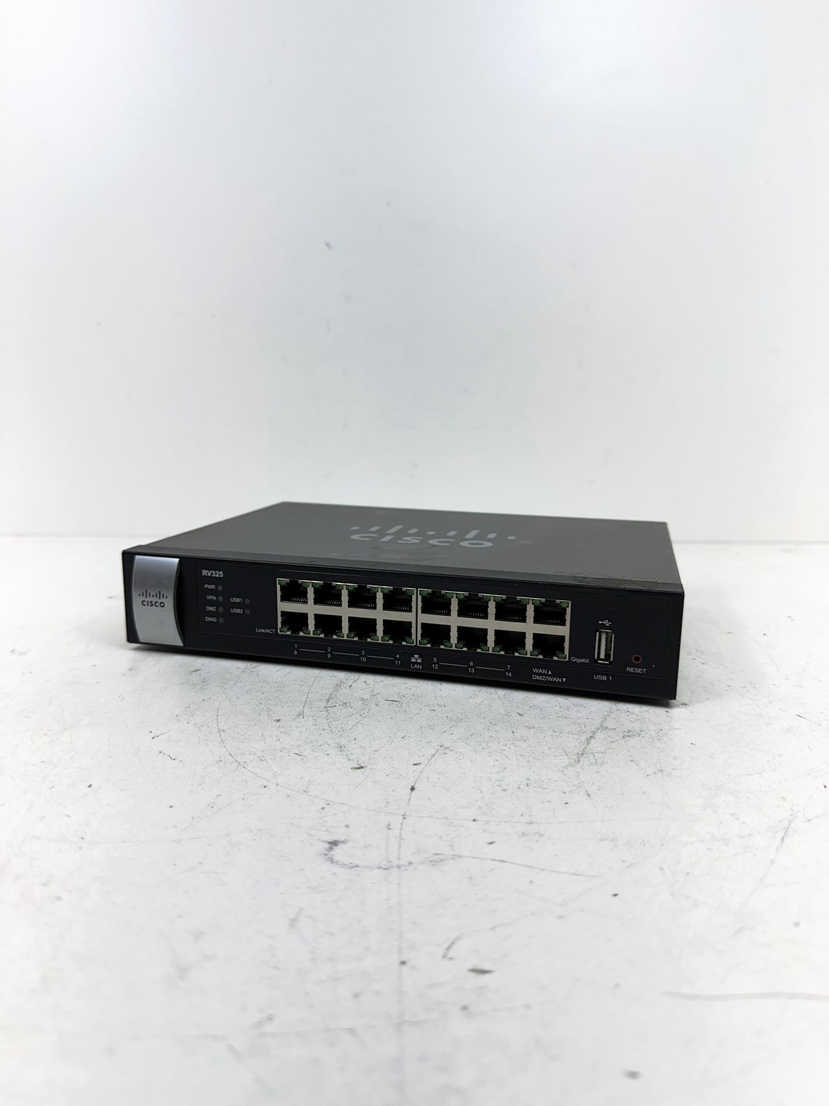 Cisco RV325 Gigabit Dual WAN VPN Router 14-Port Gigabit Small Business