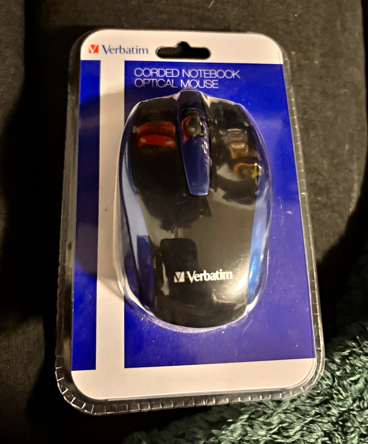 Verbatim 99743 Wired USB Optical Mouse 1000 DPI 3-Button Scroll, Black/Blue