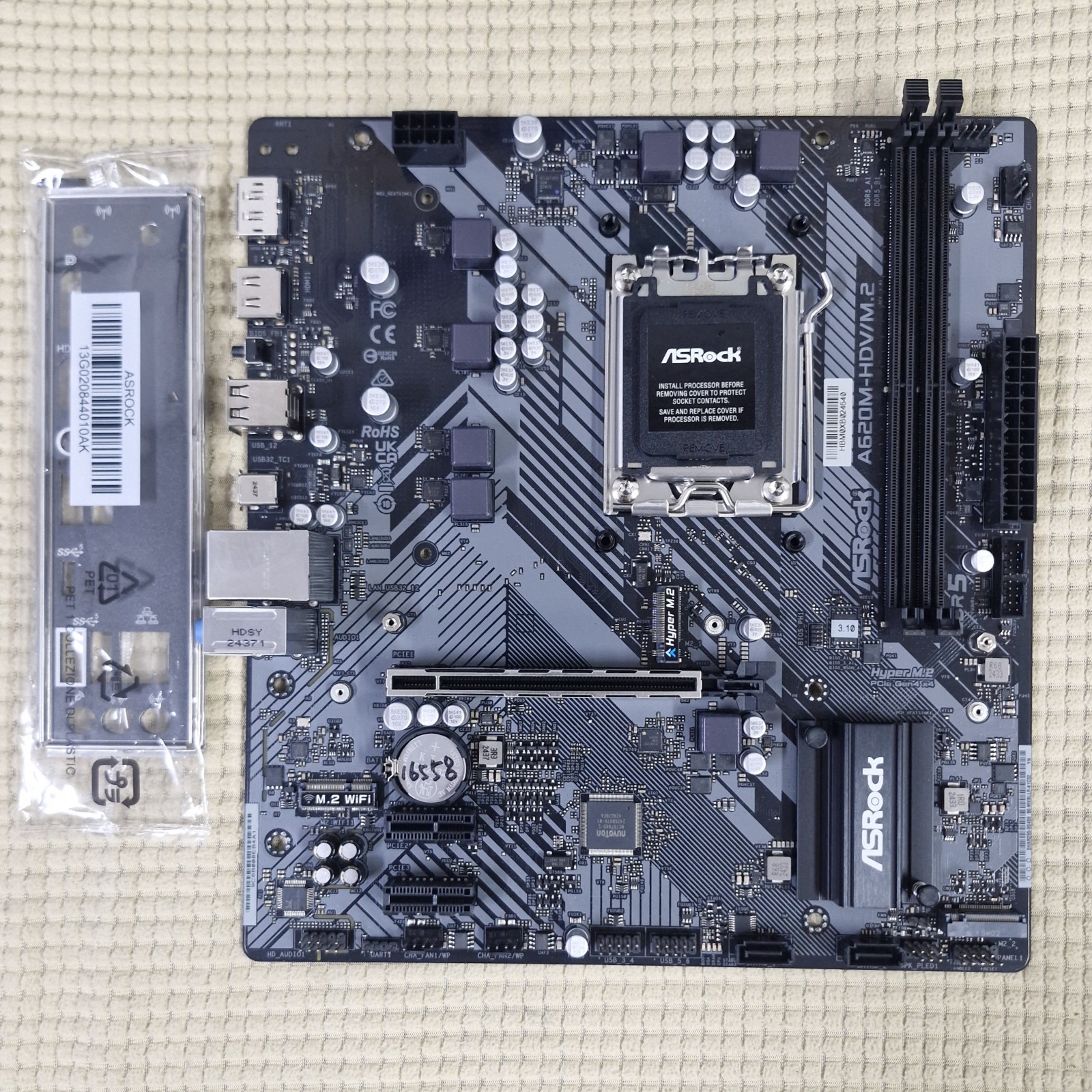 Asrock A620M-HDV/M.2 :  AMD AM5 A620 DDR5 mATX .  Verfified Working