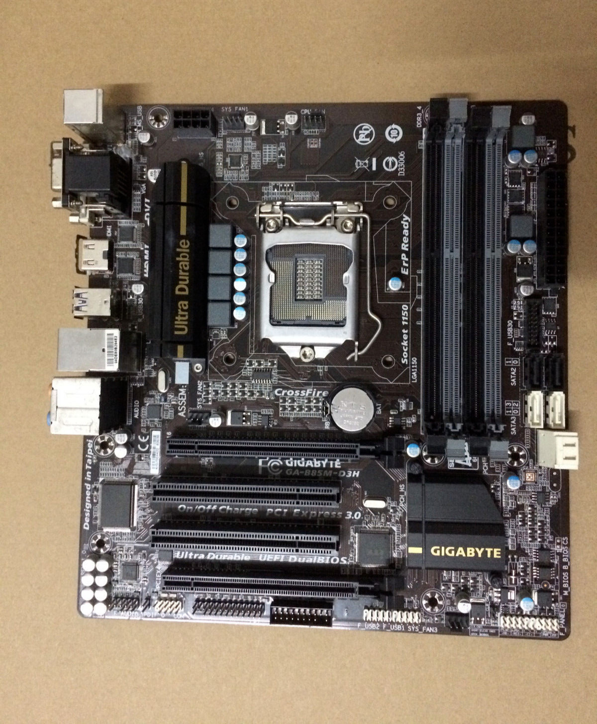 GIGABYTE GA-B85M-D3H Motherboard Mainboard Intel B85 LGA1150 DDR3 VGA With a I/O