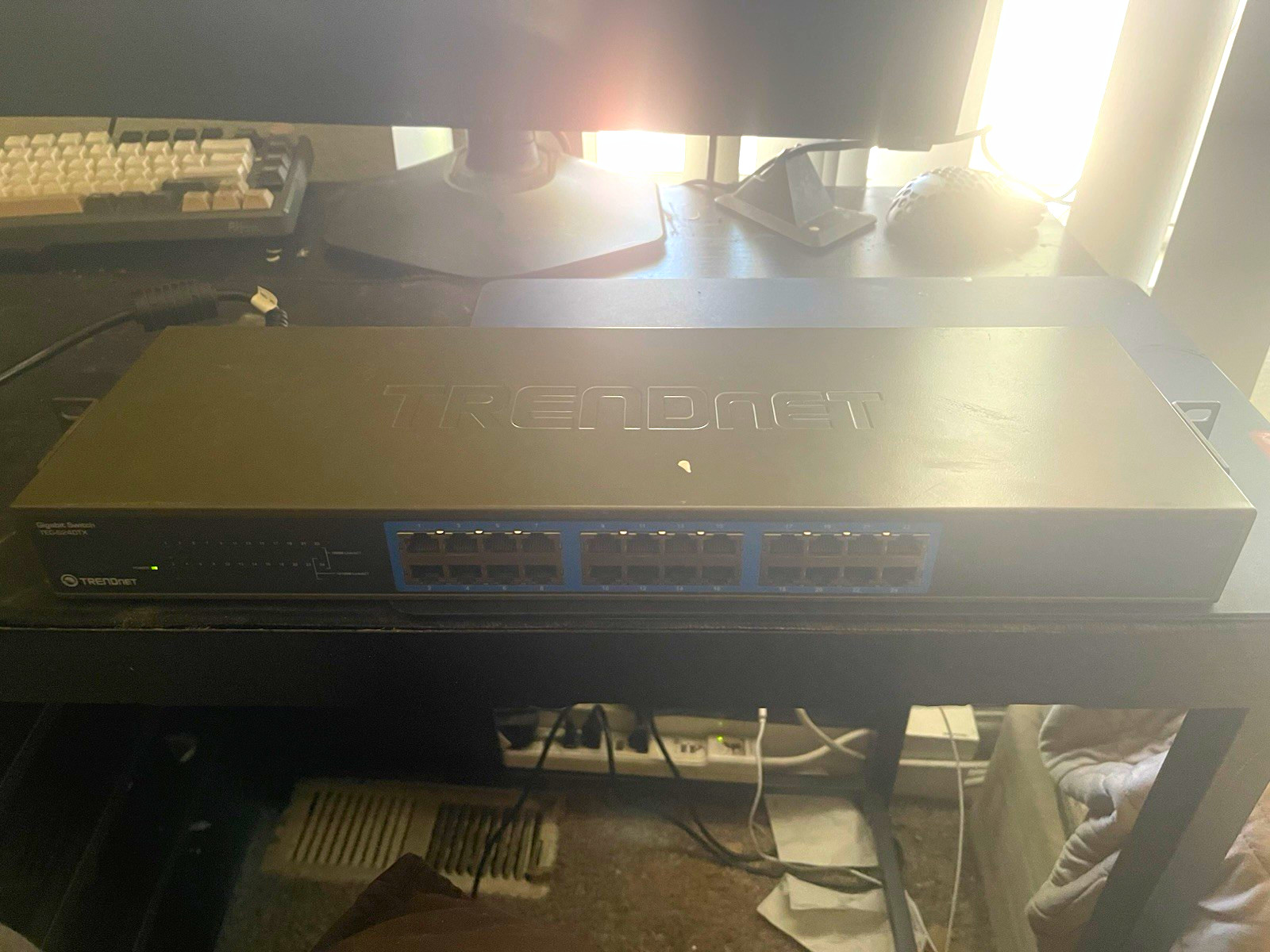 TRENDnet TEG-S240TX 24-Port Gigabit Ethernet Unmanaged Network Switch E2.2R