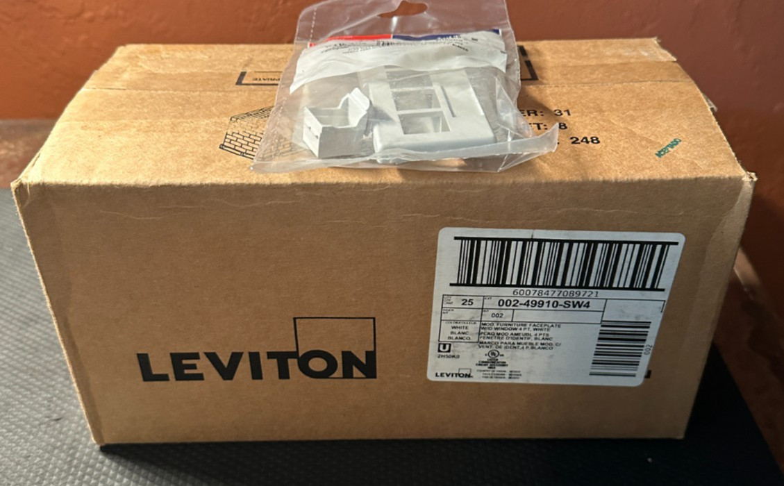 NEW Box of 25 Leviton 49910-SW4 QuickPort 4-Port Furniture Faceplate White