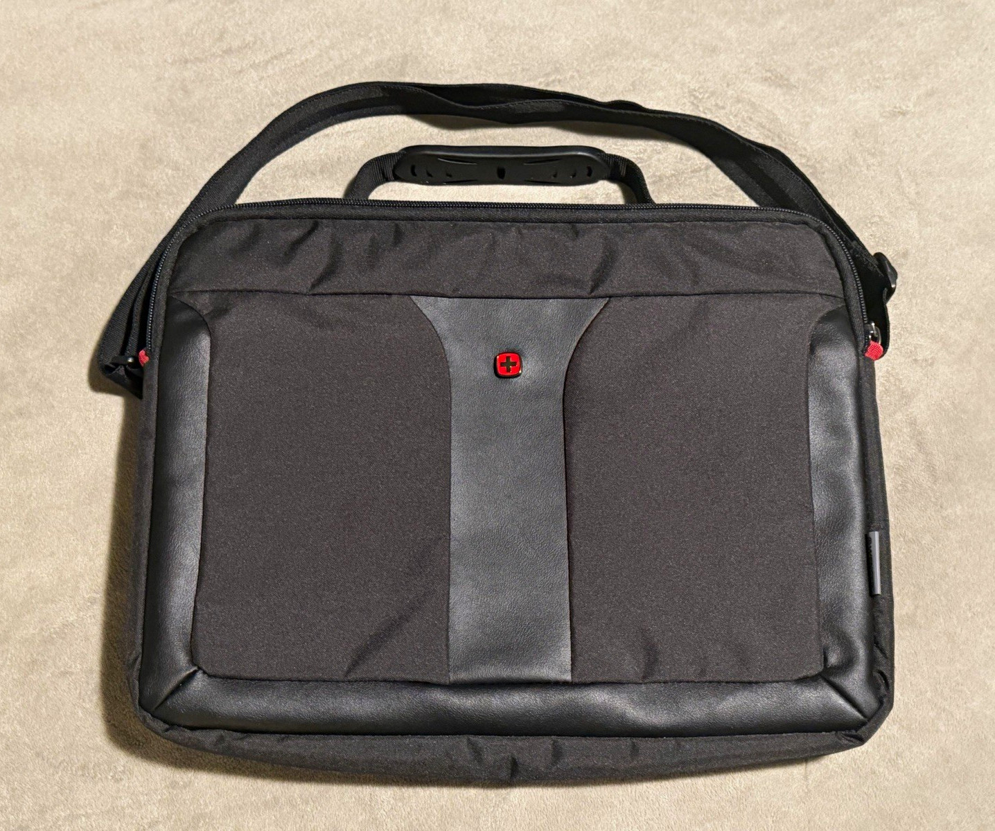Wenger Padded Black/Gray Polyester Shoulder Laptop Bag for 15 in Laptop - NWOT