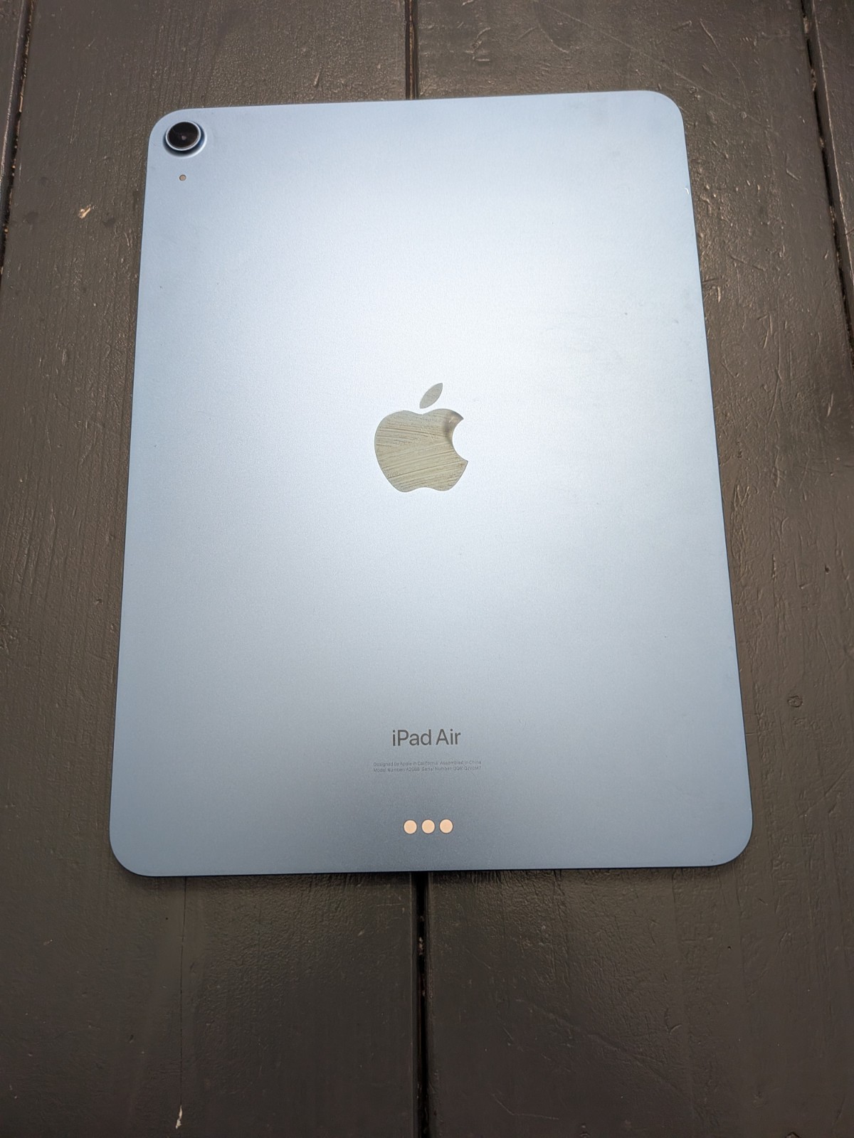 Broken WiFi Only Apple iPad Air 5th Gen 64GB BLUE A2588 READ DESCRIPTION 