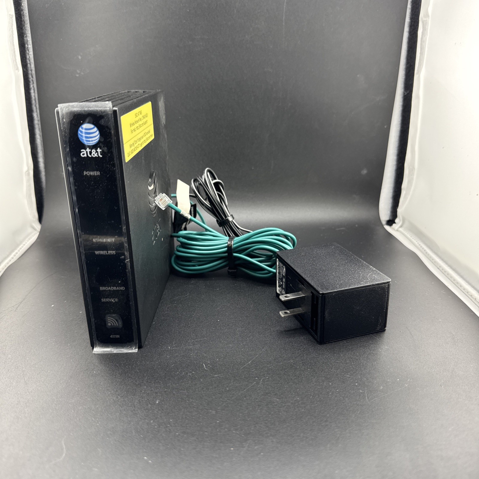 AT&T U-verse (Pace) 5031NV Wireless DSL Gateway w/ Base, Power Cord, DSL Cable