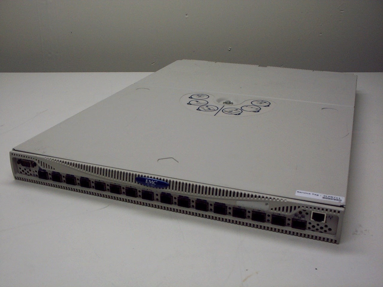EMC DS-16B2 16-Port 2Gb/s Fibre Channel FC Switch