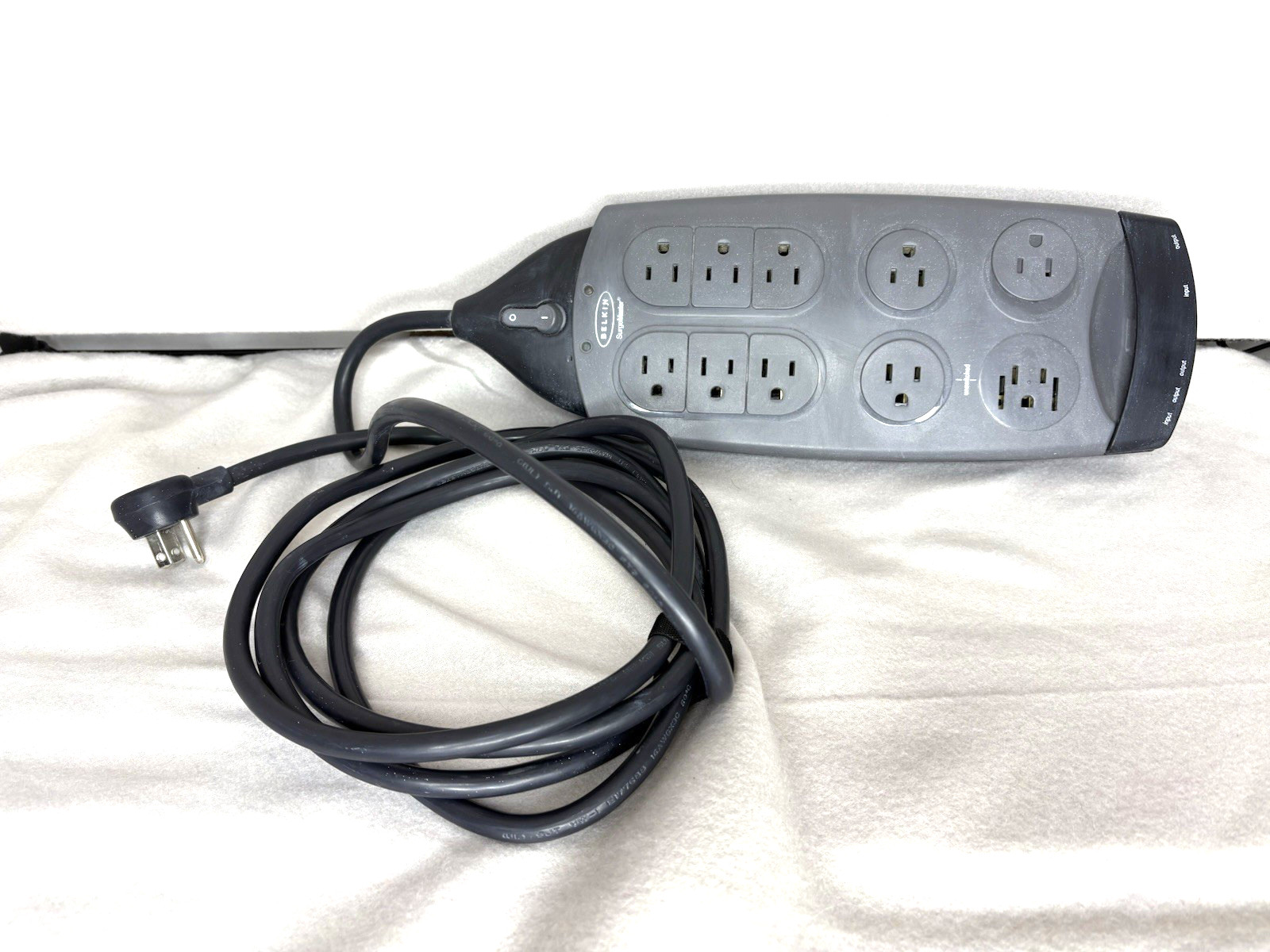 Belkin SurgeMaster Protector 10 Outlet F9G1032-10-GRY Home Business