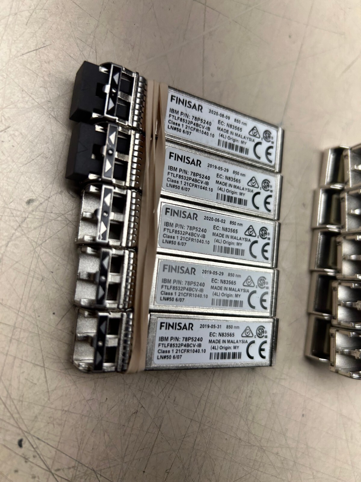 Lot of 13 IBM 78P5240 FTLF8532P4BCV-IB 32Gb SFP28 Transceivers
