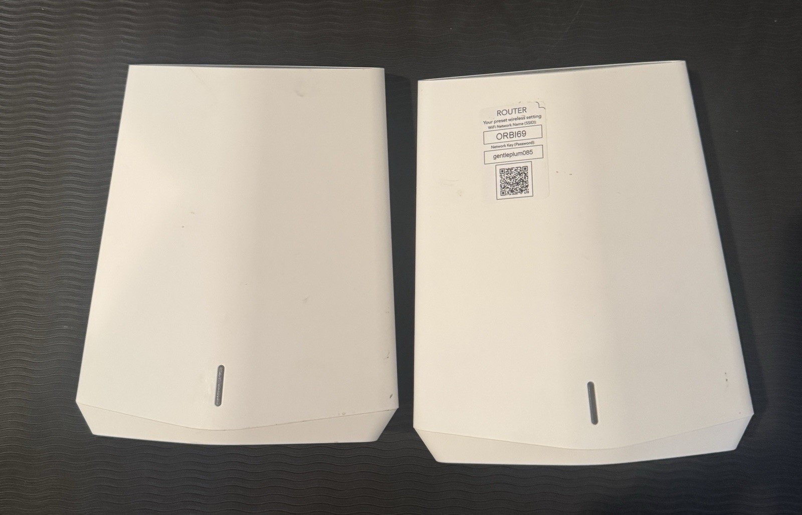 NETGEAR Orbi Pro WiFi 6 Mini  SXK30 M  esh System - SXR30 Router + SXS30 Satelli