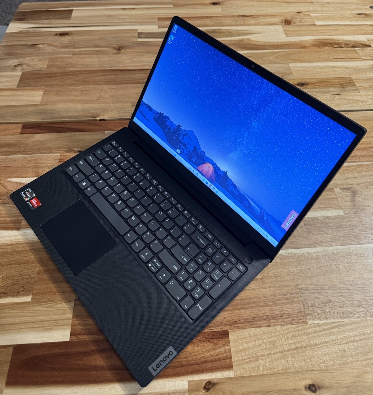 Lenovo V15 G4 ABP 15.6" Ryzen 5 7430U 8GB RAM 256GB SSD WTY 11/2026
