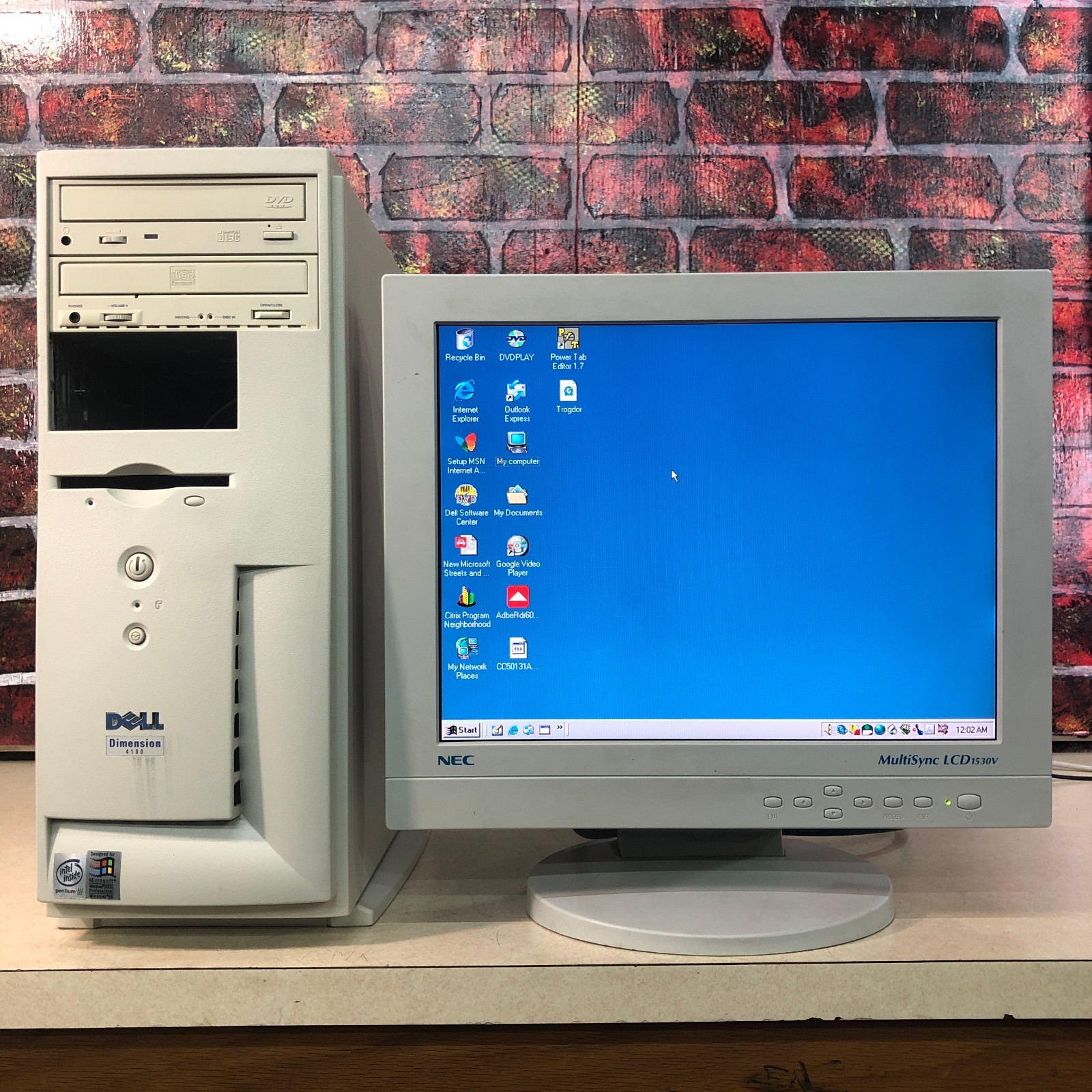 Dell Dimension 4100 PC Retro Gaming Pentium III CPU 128MB RAM (Windows ME)