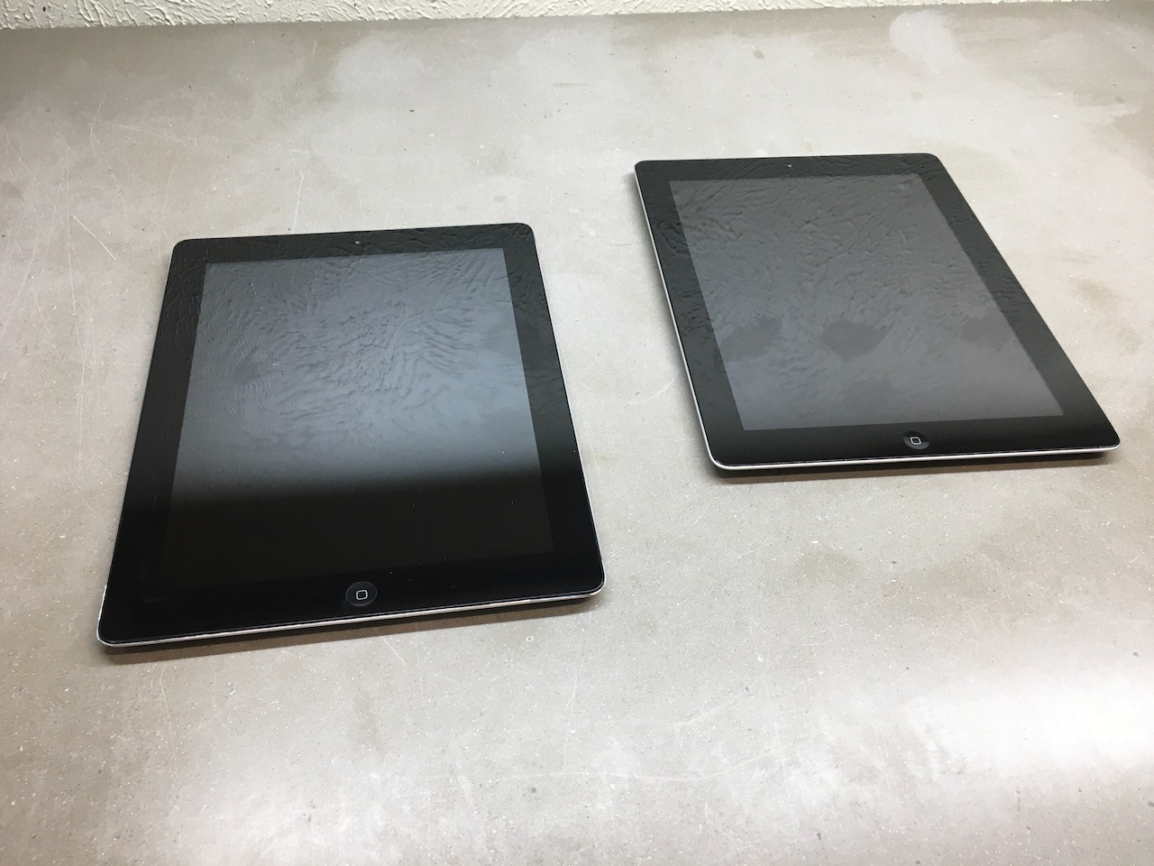 Lot 2x Apple iPad 2nd Gen A1395 64GB Vintage Obsolete iOS 9.3.5 UNLOCKED IP2-13