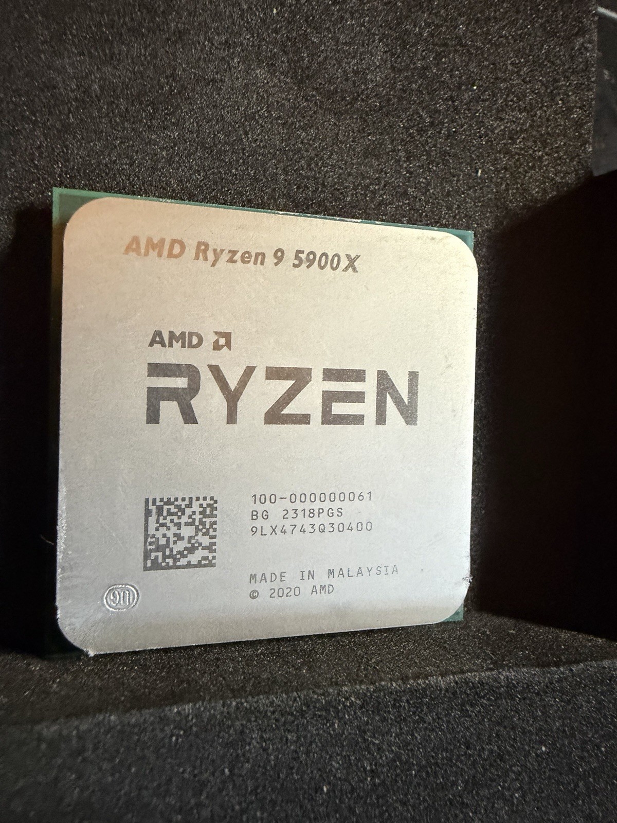 AMD Ryzen 9 5900X Desktop Processor (4.8GHz, 12 Cores, Socket AM4) No Fan