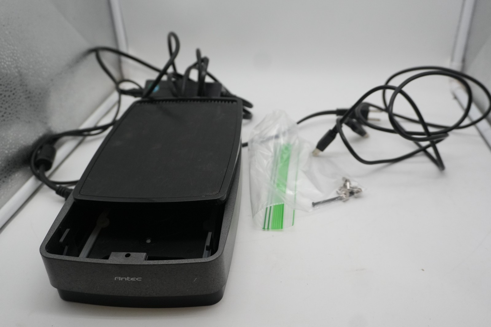 Antec MX-1 Veris 3.5 inch SATA/eSATA/USB2.0 Hard Drive HDD Enclosure Fan