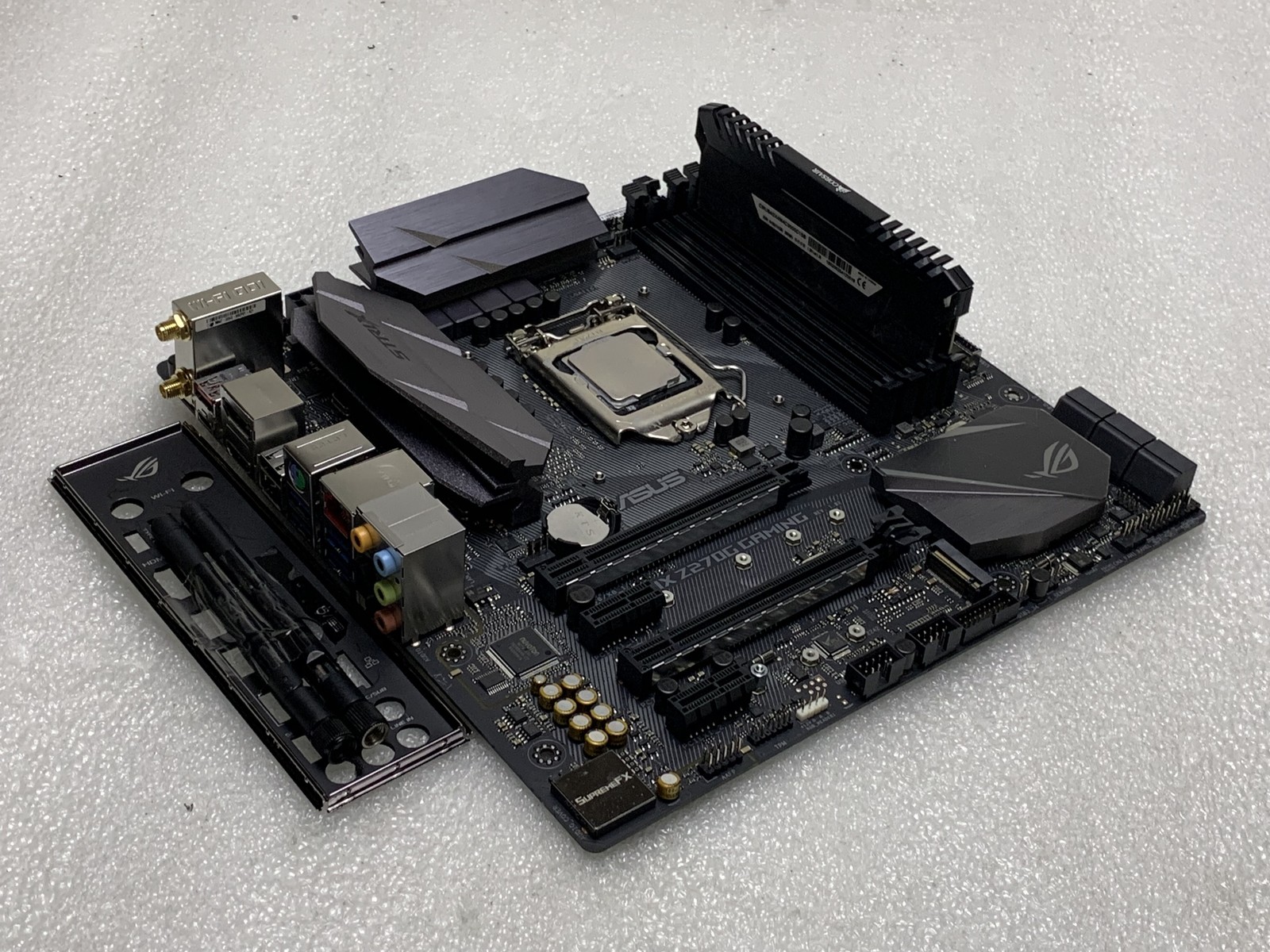 ASUS STRIX Z270G GAMING mATX Motherboard Core i7-7700K 4.2GHz 16GB Corsair RAM