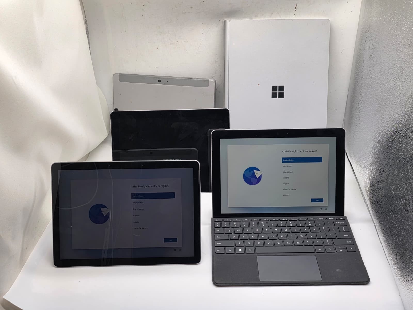 Lot of 5 microsoft surface 16GB RAM -4GB RAM tablets Check photos,UNTESTED AS IS