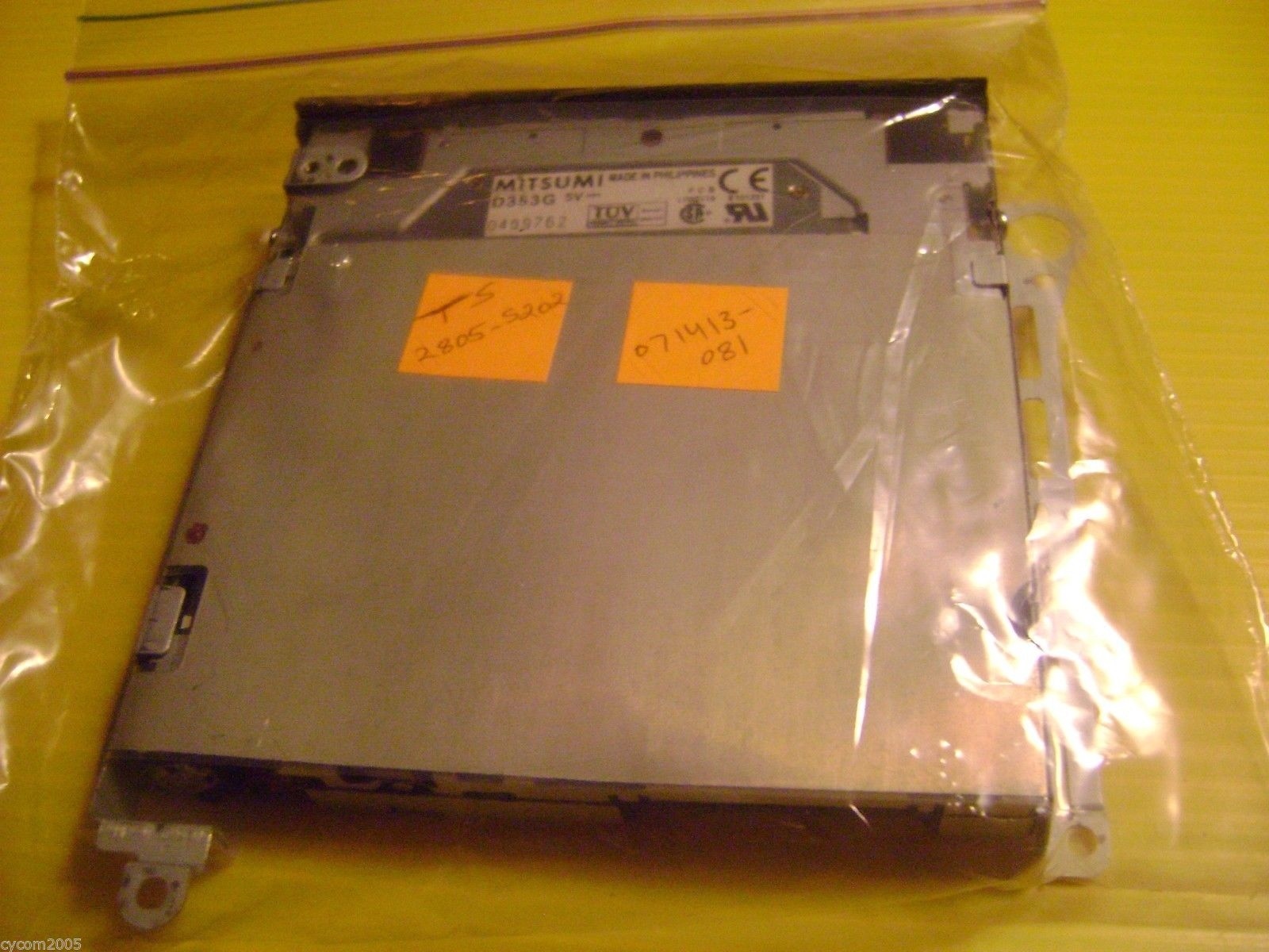 Mitsumi - D353M3 E101231 LR62119 1.44mb 3.5" from Toshiba 2805-S202