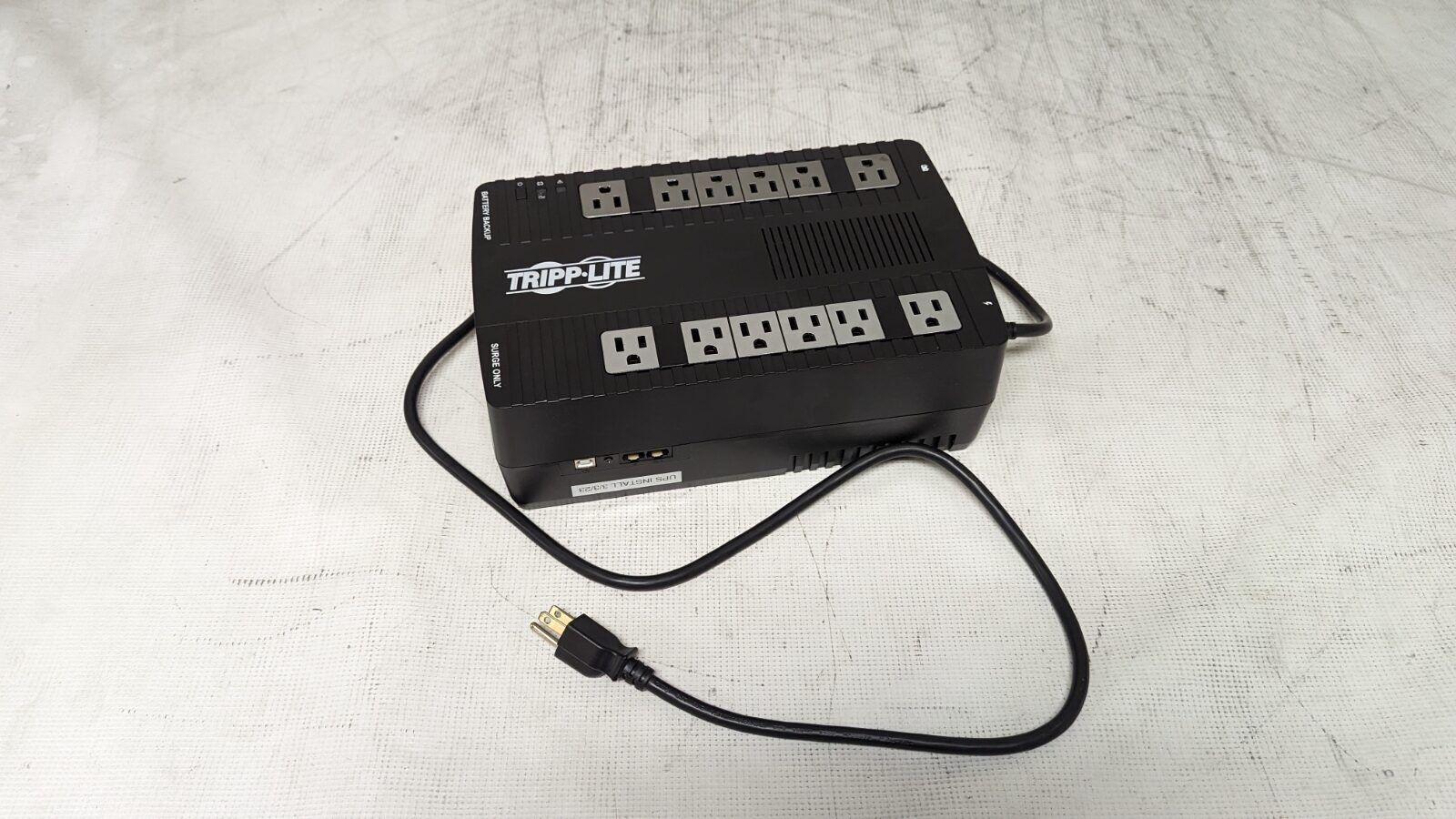 Tripp Lite AVR750U AVR Series 750 VA 450 Watts 12 Outlets Line Interactive UPS