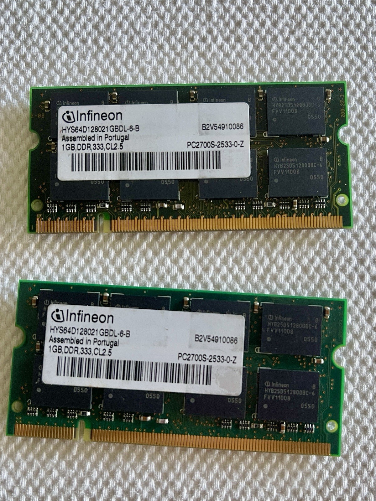 Infineon PC2700 2GB (1GBx2) DDR 333 Laptop Memory