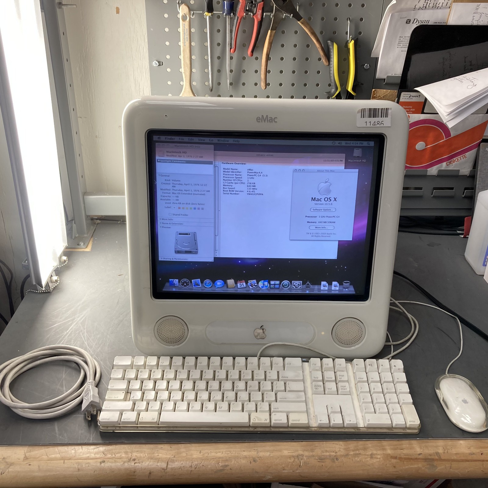Apple eMac G4 1GHz 640MB RAM 40GB HDD Mac OS X 10.4 Tiger Keyboard Mouse Bundle