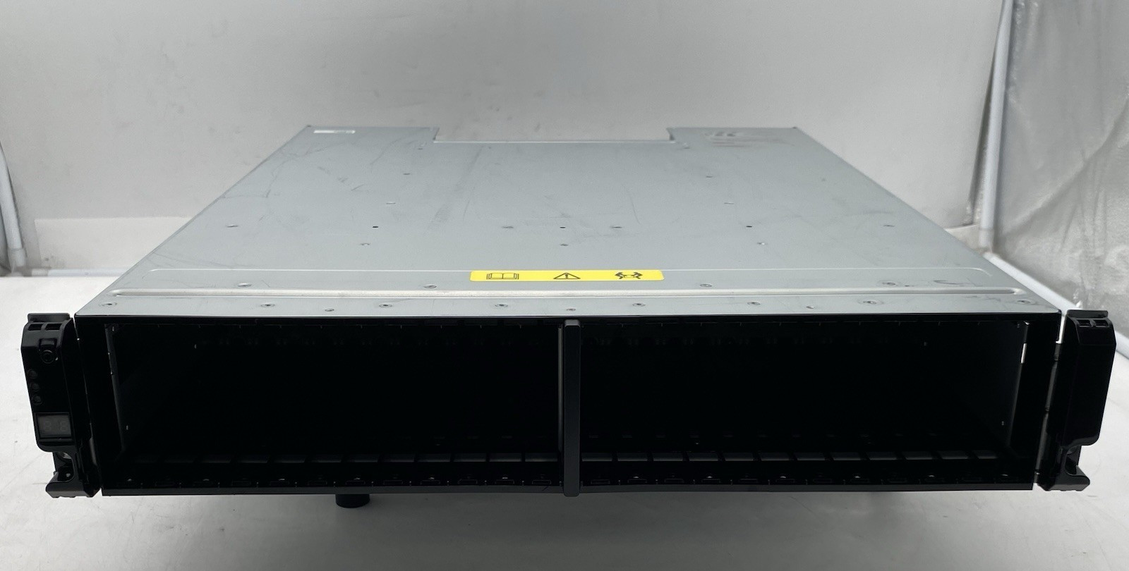 Xyratex/Pure Storage EB-2425 | Pure Storage PN 107681-01 /80-0022-04 2x 6GB SAS