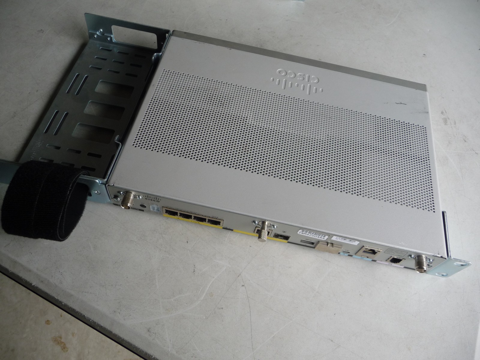 AU SELLER Cisco C1117-4PLTE  ISR 1100 Router VDSL2/ADSL2+ W/ TRAY NO PSU -TESTED