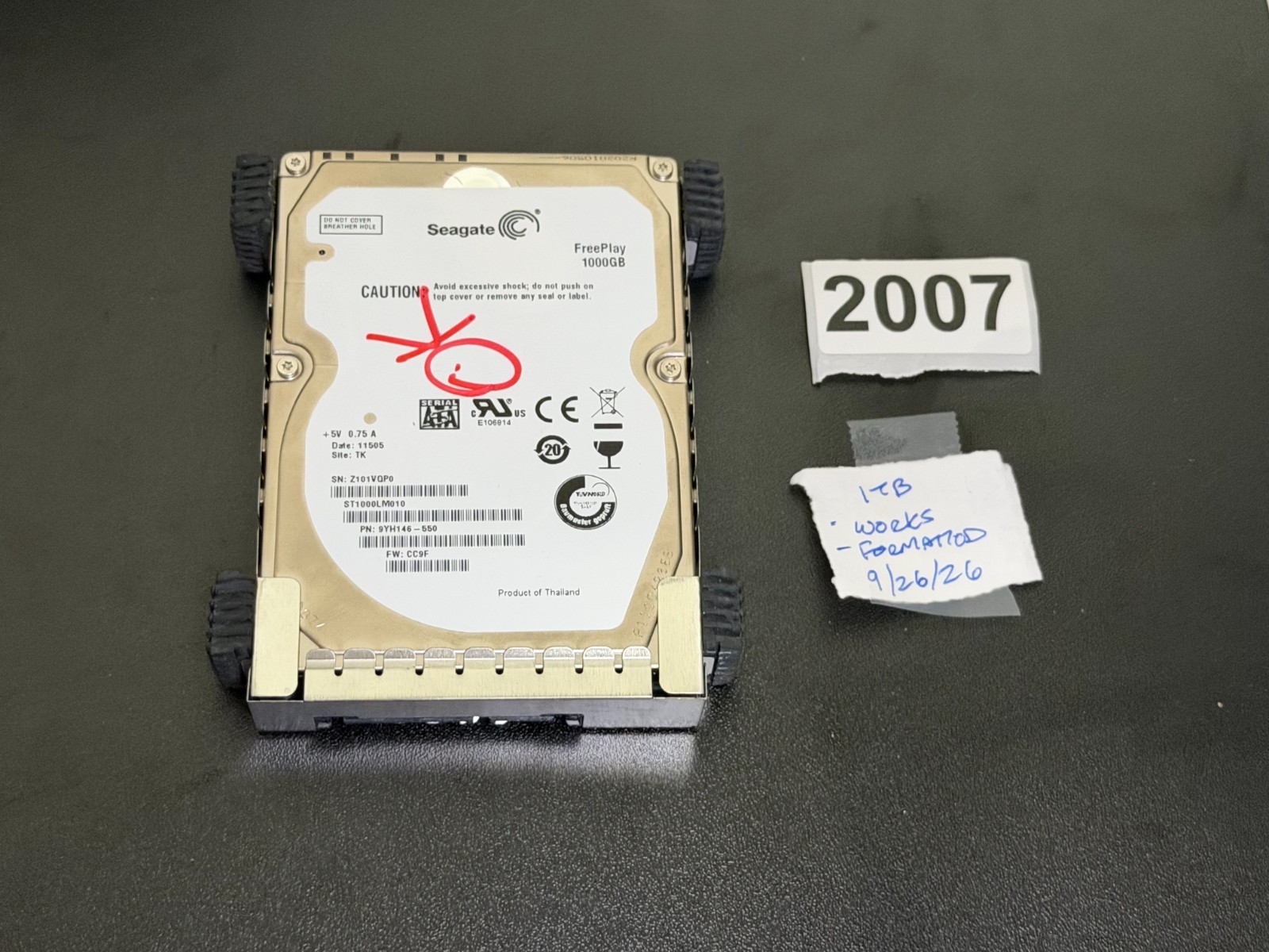 Seagate 1000 GB (1TB) FREE PLAY SATA ST1000LM010 2.5" -- WORKS -- REF 2007